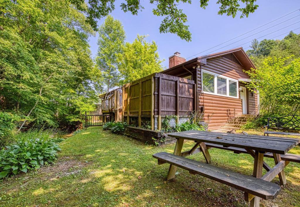 Black Bear Falls - With An In-Law Suite Gatlinburg Exterior photo