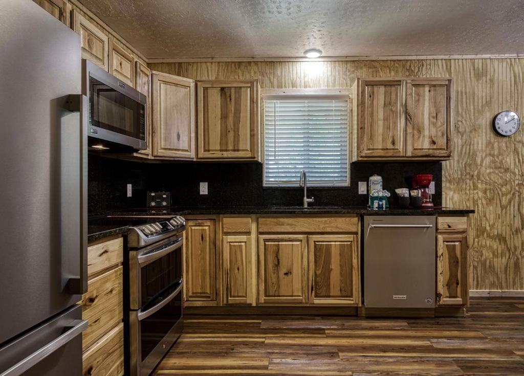 Black Bear Falls - With An In-Law Suite Gatlinburg Exterior photo