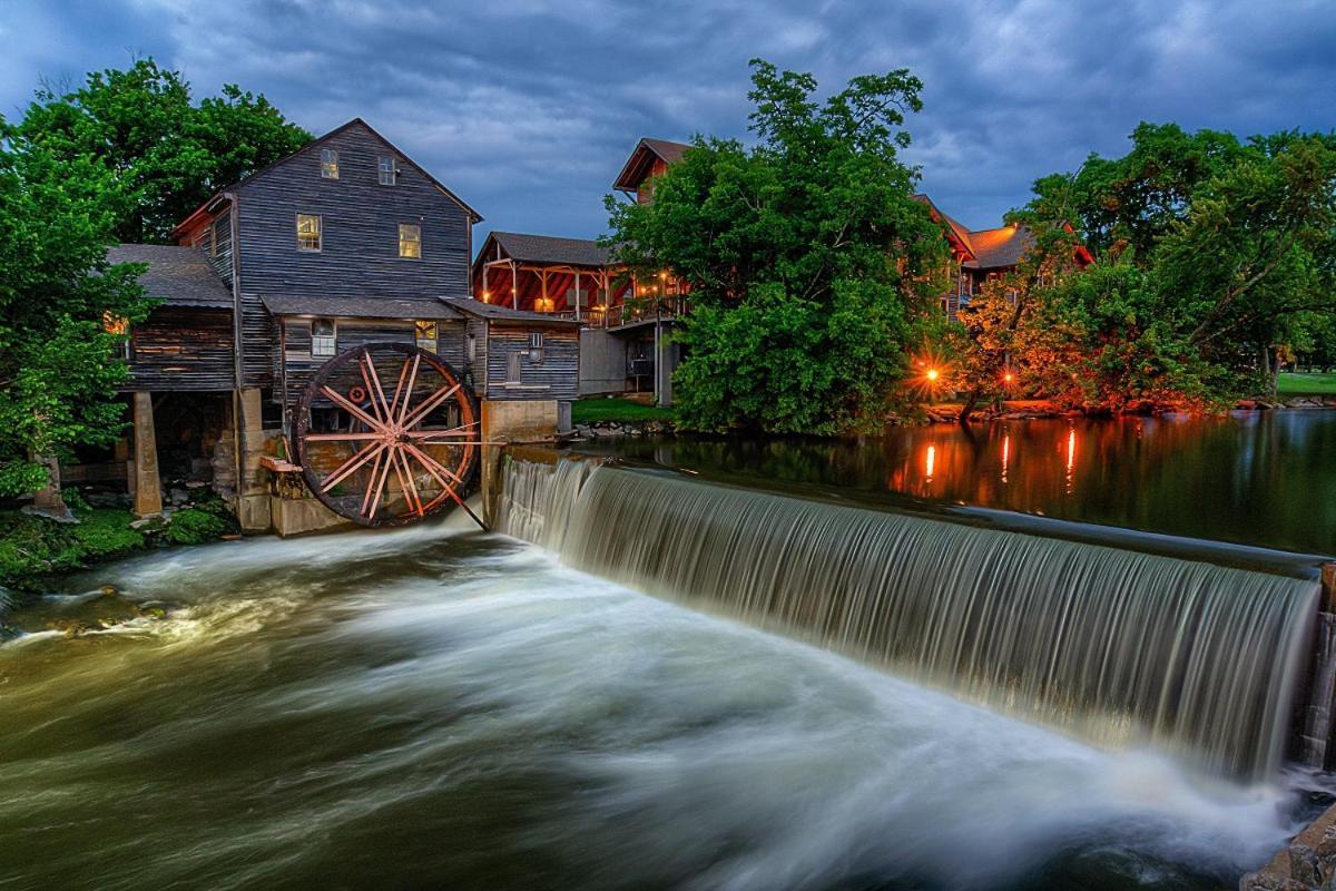 Black Bear Falls - With An In-Law Suite Gatlinburg Exterior photo