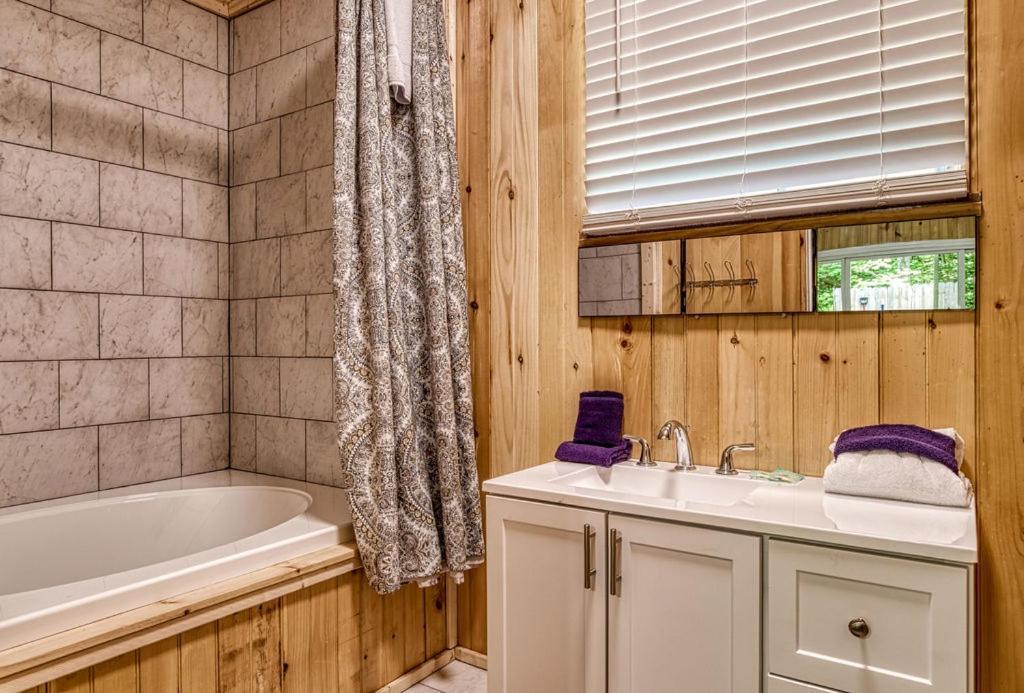 Black Bear Falls - With An In-Law Suite Gatlinburg Exterior photo