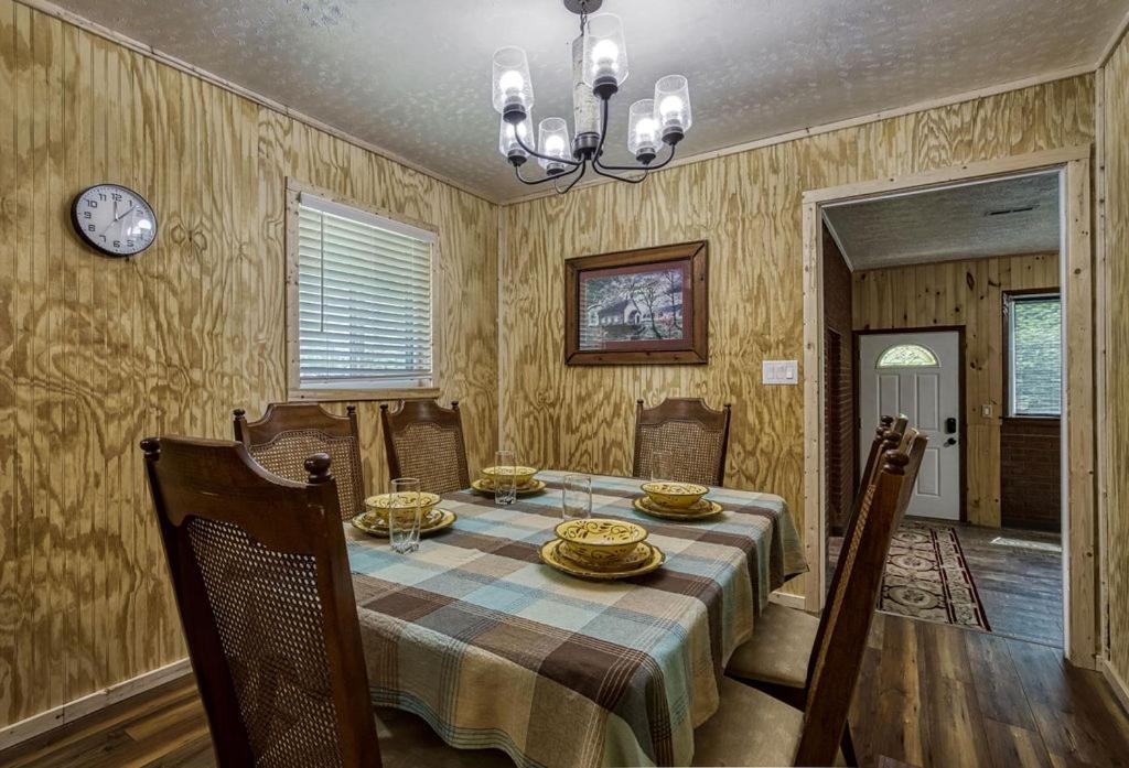 Black Bear Falls - With An In-Law Suite Gatlinburg Exterior photo