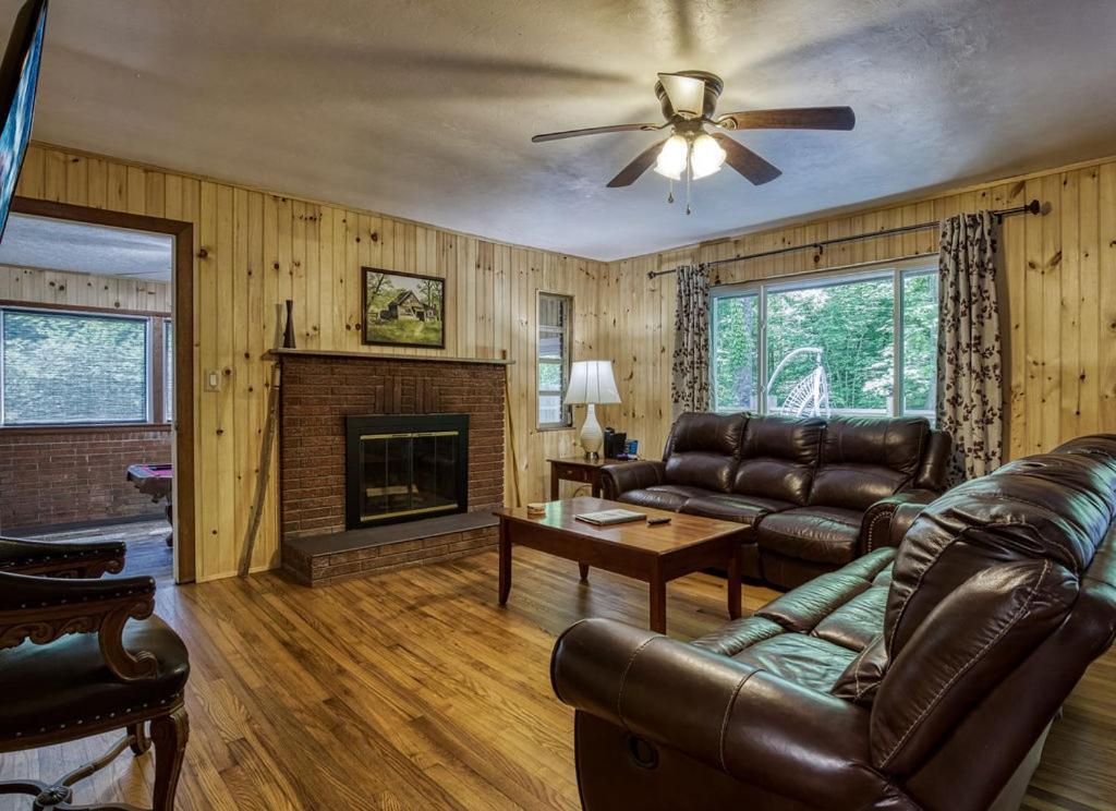 Black Bear Falls - With An In-Law Suite Gatlinburg Exterior photo